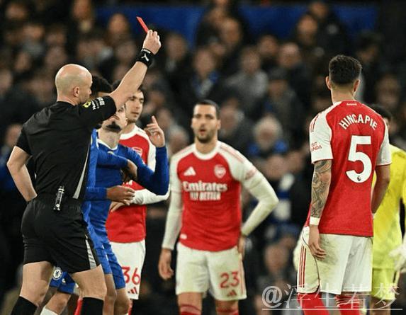 阿森纳1-1十人切尔西！5分领跑英超积分榜 梅里诺救主 凯塞多染红